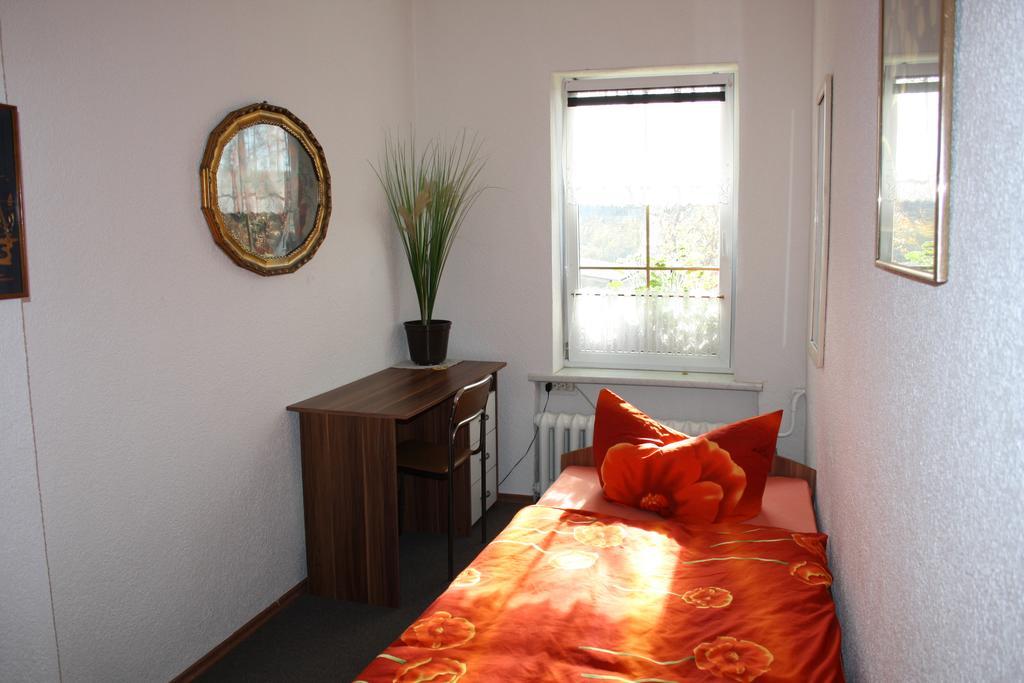 ホテル Hueblers-Schlafquartier Fürstenwalde 部屋 写真
